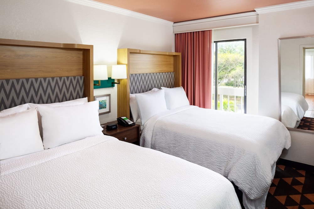 Holiday Inn & Suites Boca Raton North by IHG - photo 15