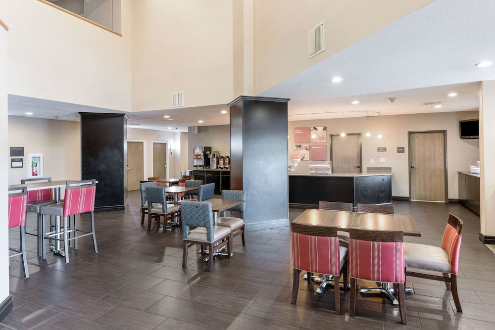 Comfort Suites Monroe - photo 7