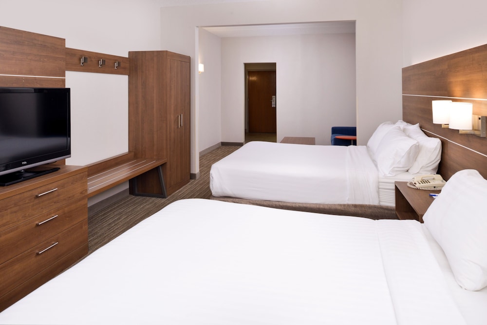 Holiday Inn Express & Suites Chattanooga by IHG - photo 20