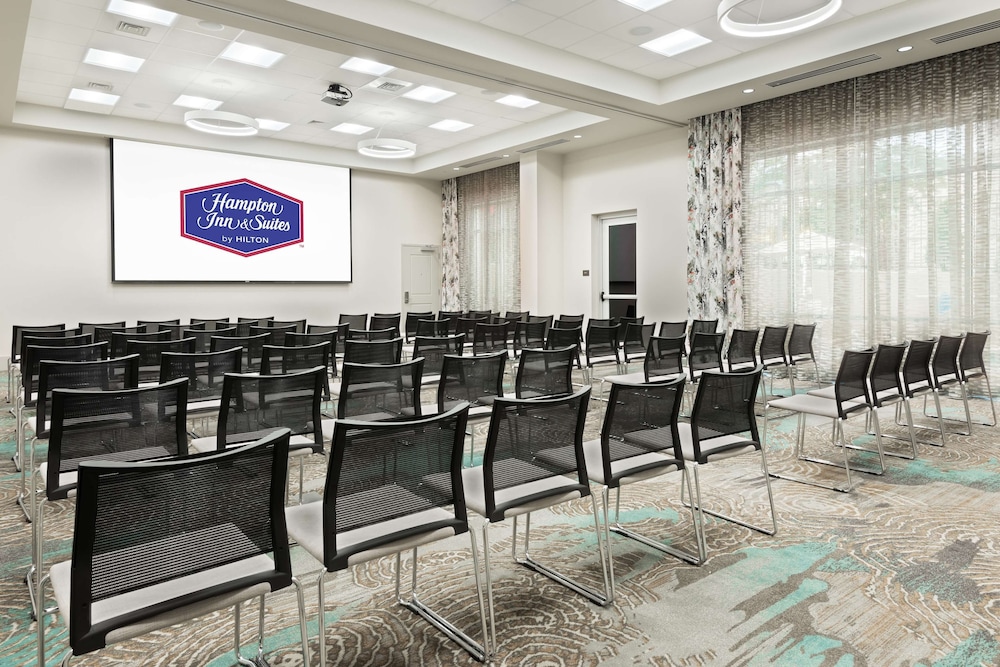 Hampton Inn & Suites Atlanta Buckhead Place - photo 36