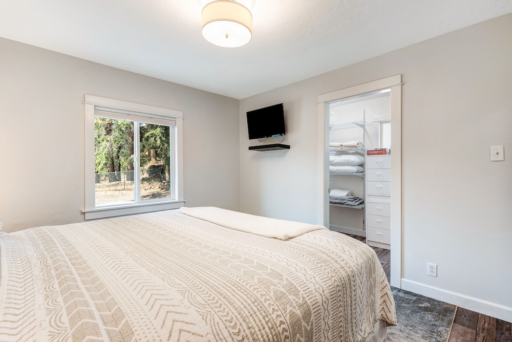Bend Riverside Inn & Suites - photo 8