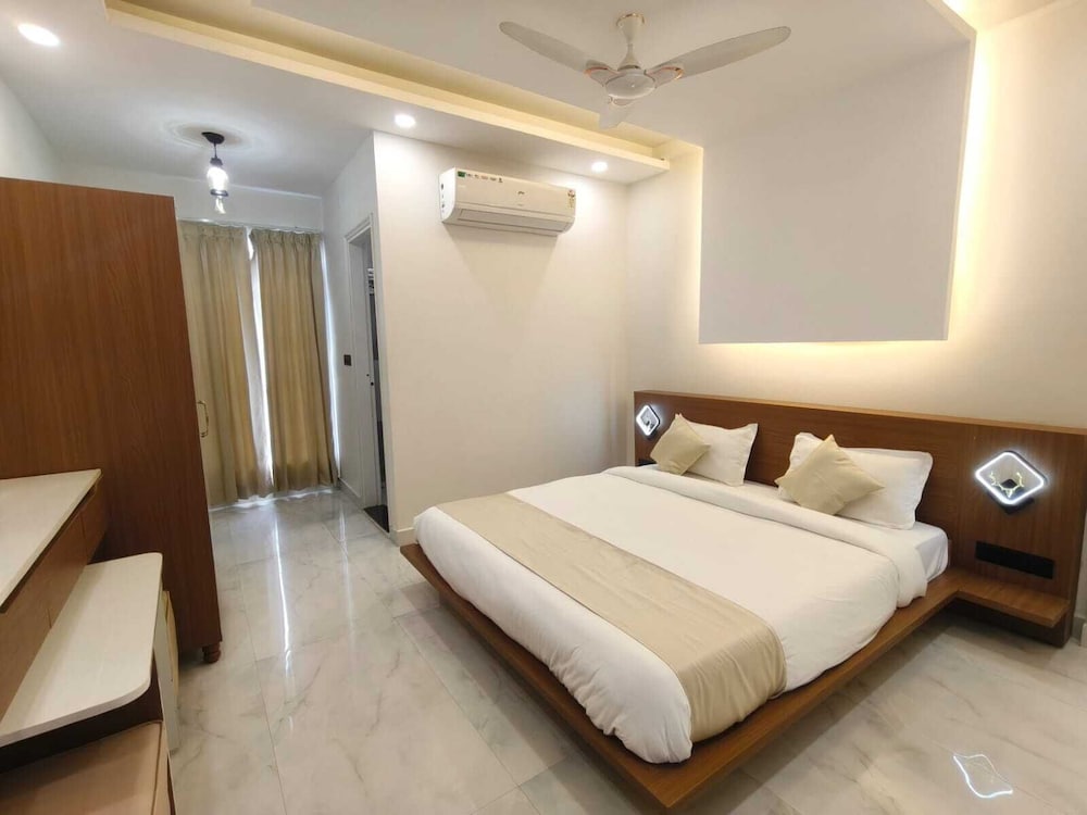 Hotel YJ Manor - last minute hotel in Dehra Dun