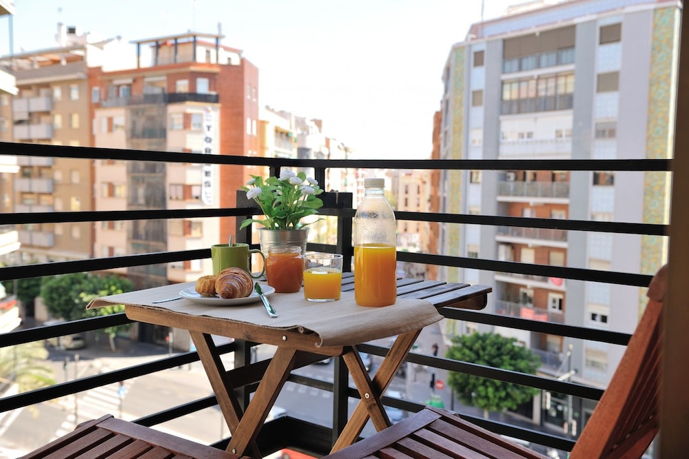 Travel Habitat Ruzafa — Valencia