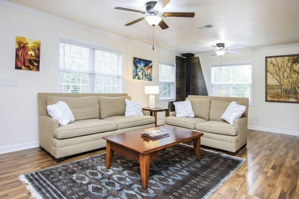 Pine Island Linas Tropical Retreat — Saint James