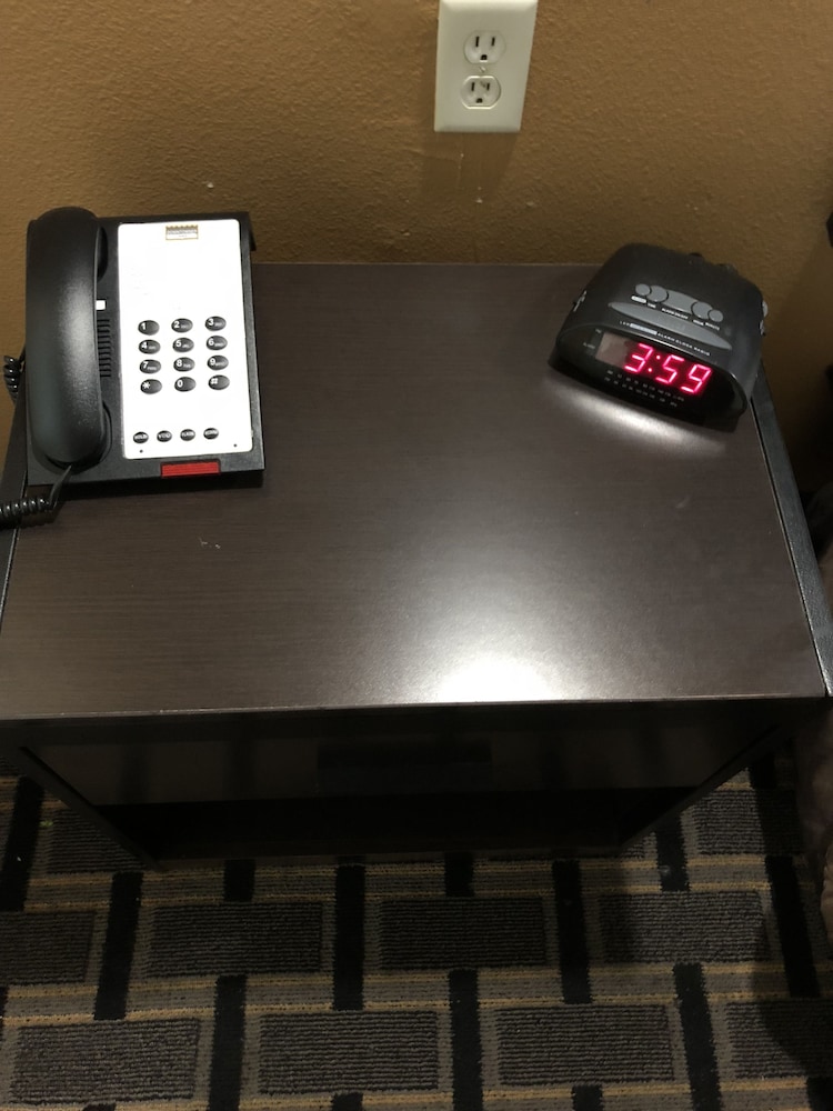 Downtowner Inns & Suites - photo 19