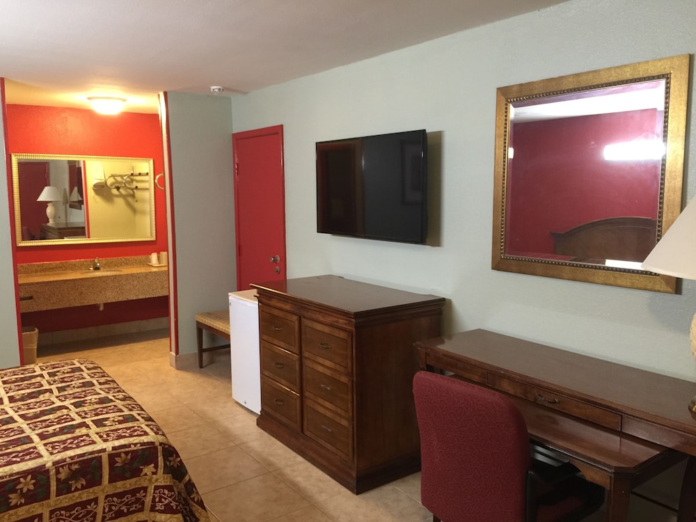 Texas Inn Brownsville by Hotel O - photo 8