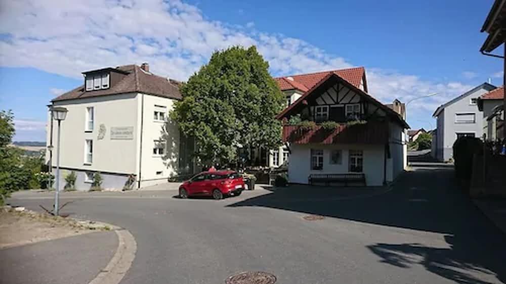 ZUR Schonen Schnitterin Gasthof - carbon neutral hotel in Bad Staffelstein