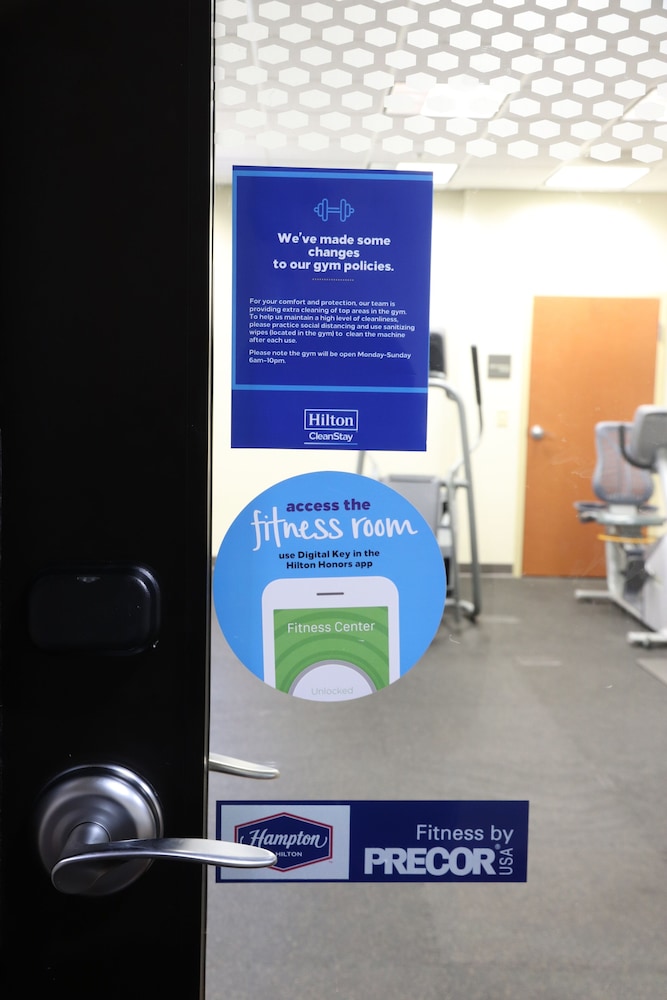 Hampton Inn Fayetteville - photo 42