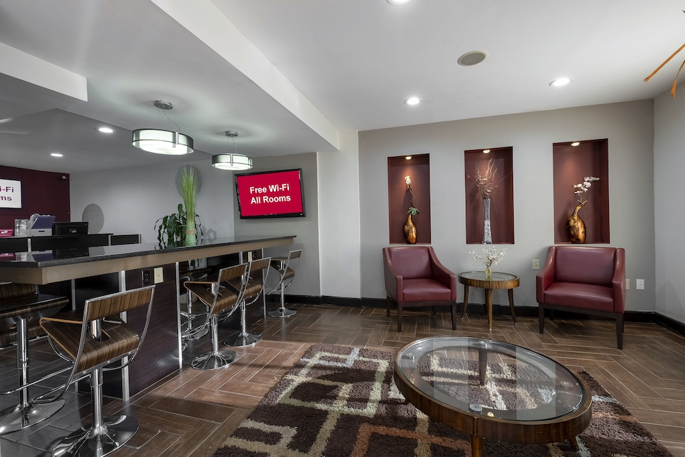 Red Roof Inn Raleigh North Crabtree Mall Lenovo Center - photo 7