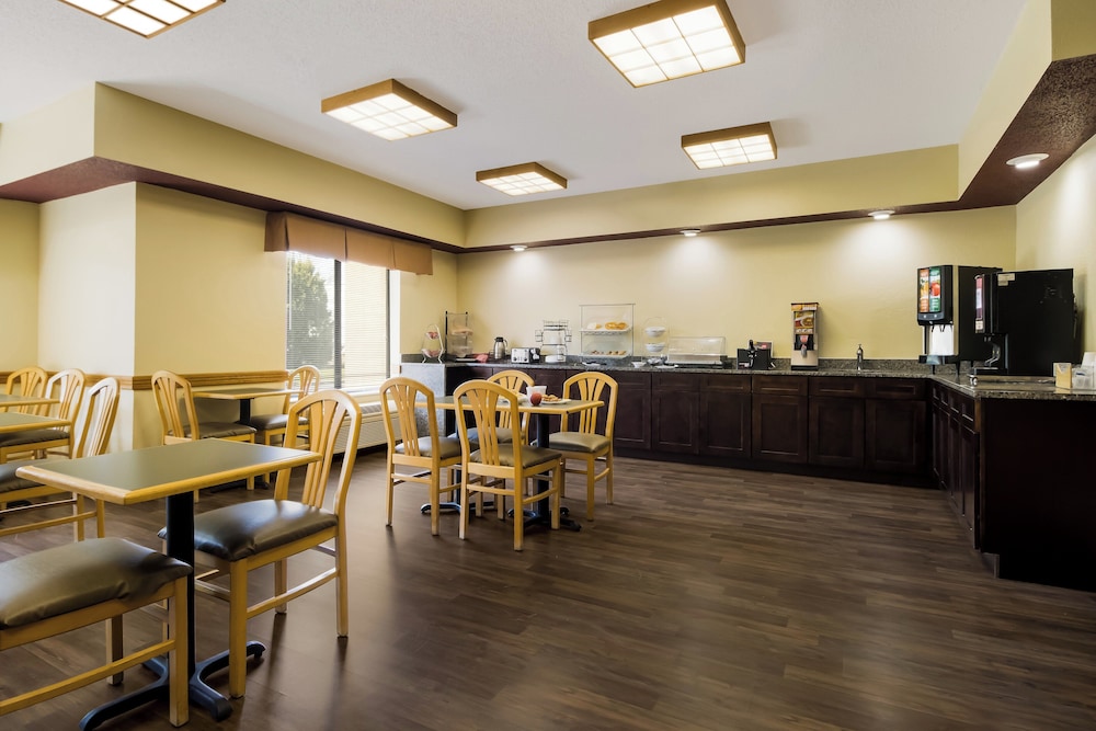 Red Roof Inn South Bend Mishawaka - photo 17