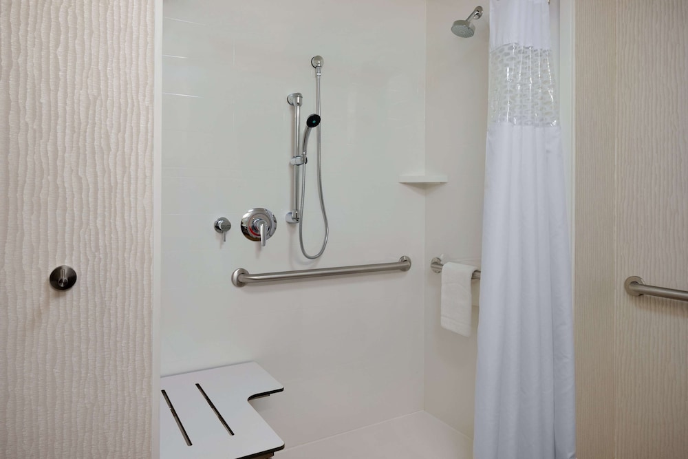 Hampton Inn & Suites Rosemont Chicago O'Hare - photo 20