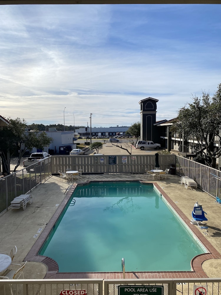 La Quinta Inn by Wyndham Tyler - photo 27