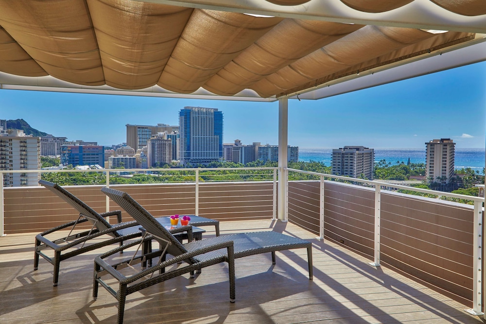 DoubleTree by Hilton Hotel Alana Waikiki Beach - photo 32