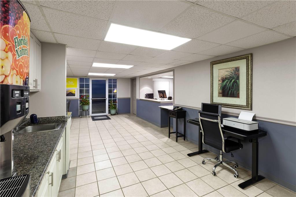 Days Inn by Wyndham Mountain Home - photo 7