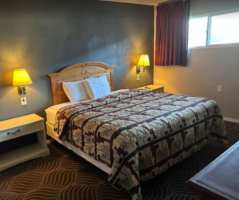 Love Hotels Western Holiday by OYO at Harlan Lake NE - photo 20
