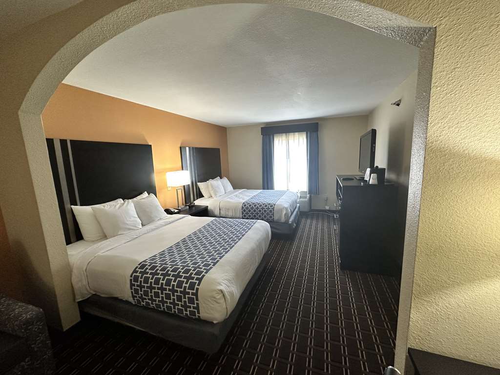 Best Western Plus Bass Hotel & Suites - photo 2