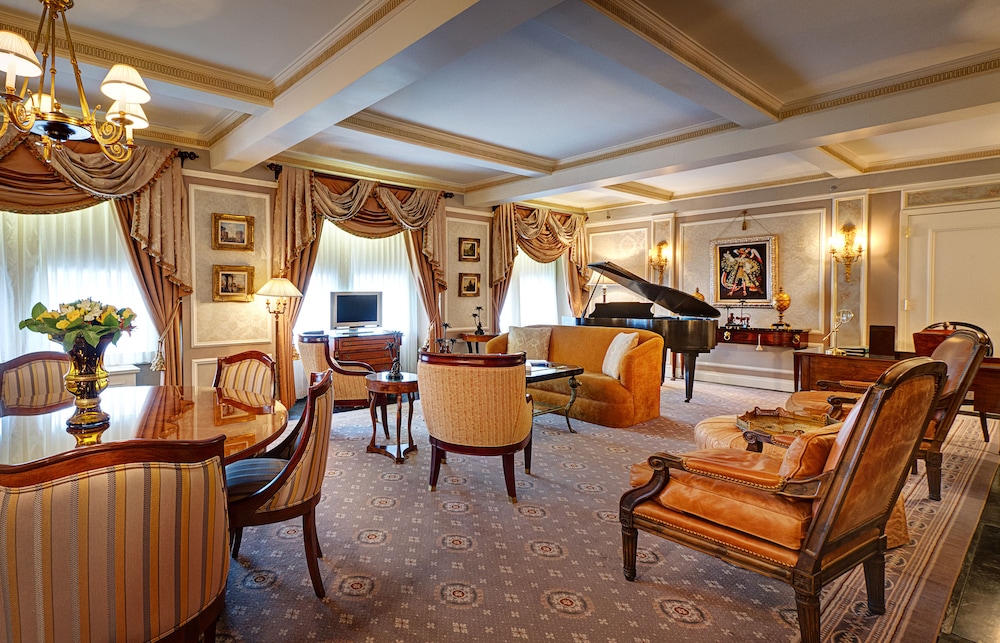 Hotel Elysee by Library Hotel Collection - photo 32