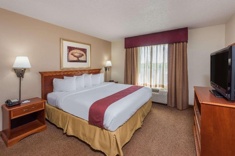 Seasons Inn and Suites Highland - photo 17