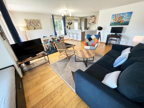 Appartement 84m avec 2 parkings privatifs — 4-Star Luxury Hotel in Villeneuve-Loubet, France