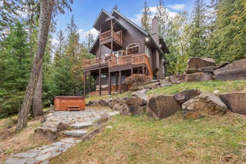Riverfront Retreat - last minute hotel in Unknown City