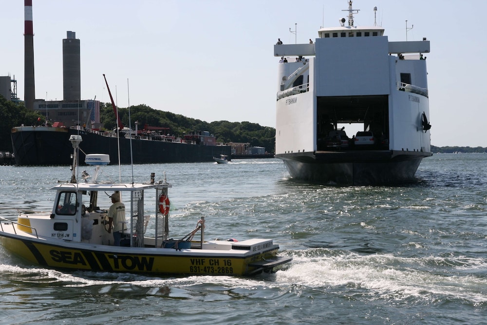 Hampton Inn Long Island Commack - featured photo