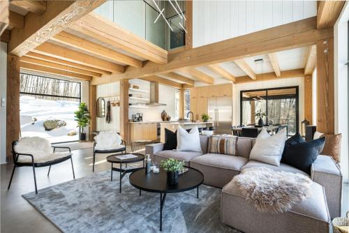 NEW Lagom Strala Harmonious Hot Tub Near Golf Course in Mont-Tremblant, Canada