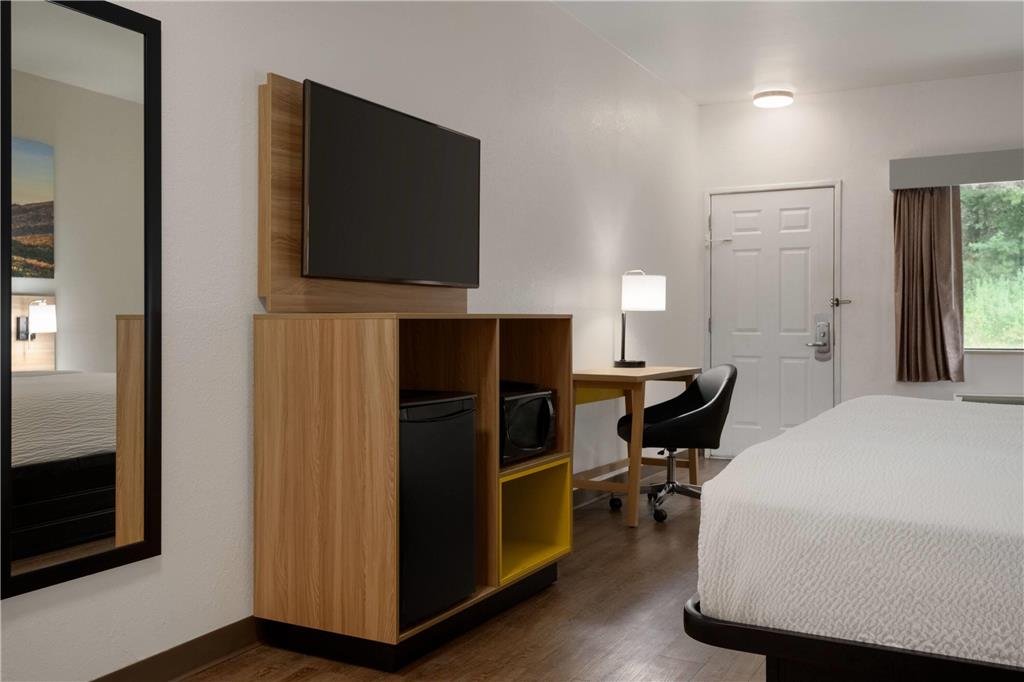 Days Inn by Wyndham Lexington - photo 20