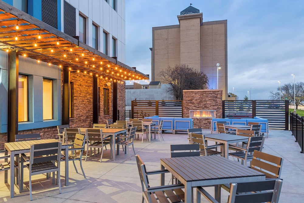 Fairfield Inn & Suites by Marriott Des Moines Downtown - photo 18