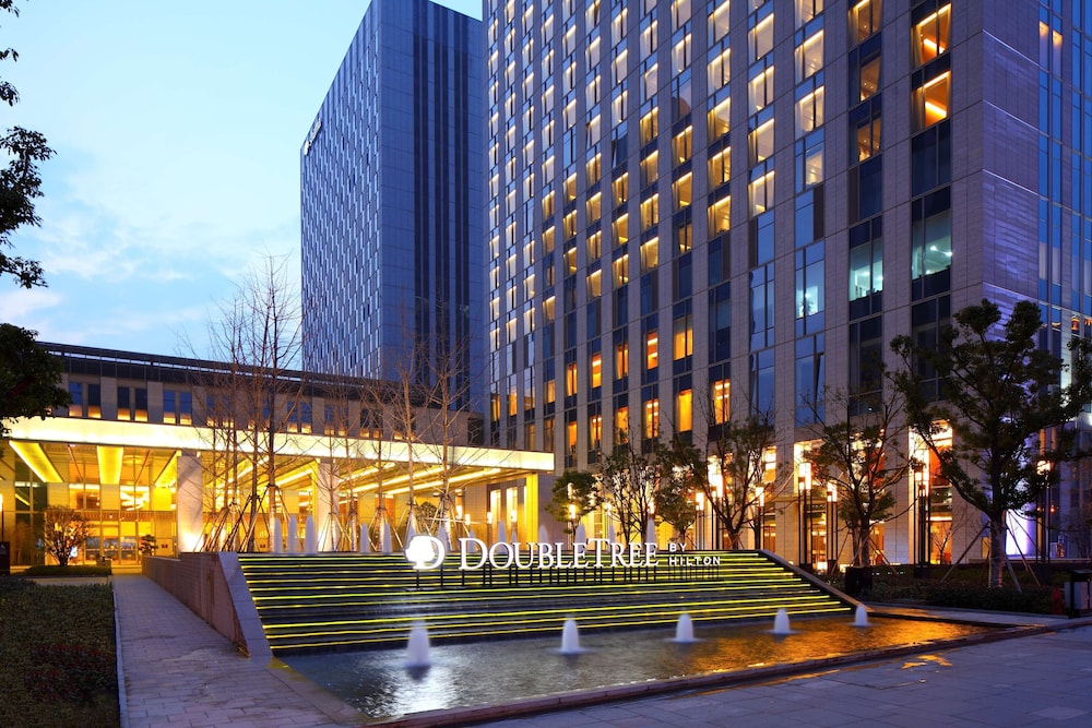 DoubleTree by Hilton Hangzhou East - carbon neutral hotel in Hangzhou