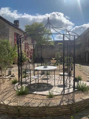 Duplex Indepenfant Dans Demeure de Charme — hotel in Gouvieux
