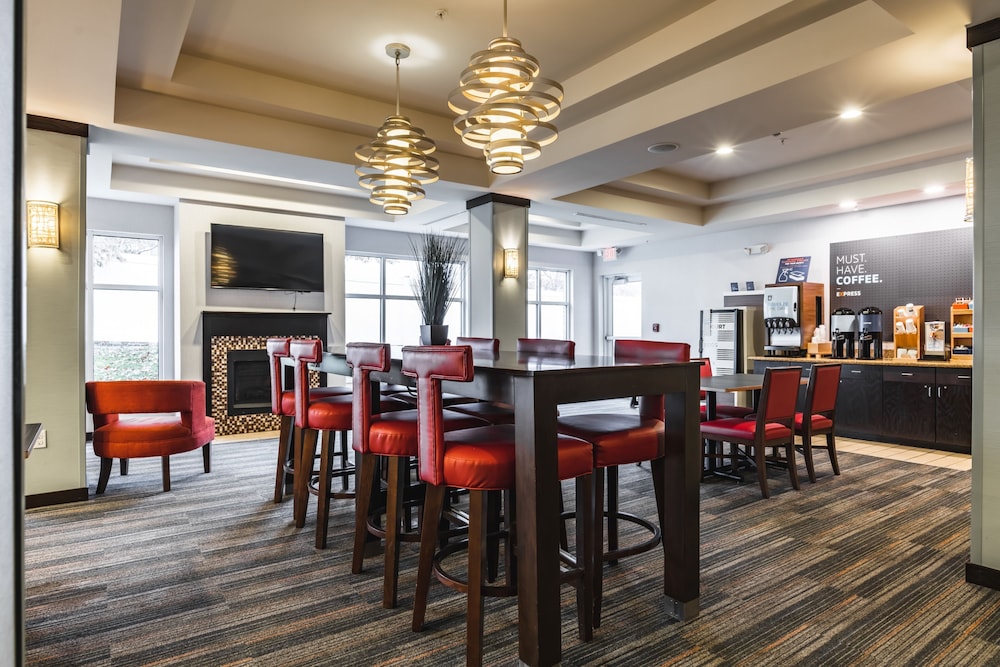 Holiday Inn Express & Suites New Martinsville by IHG - photo 56