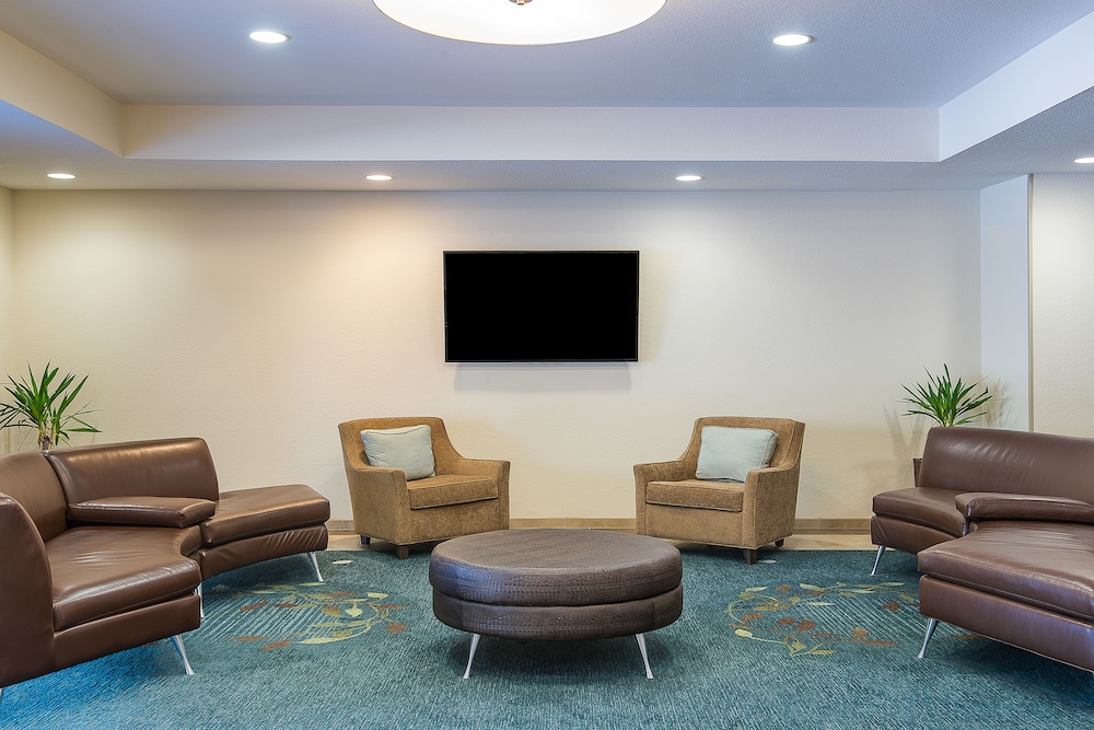 Candlewood Suites Bloomington by IHG - photo 30