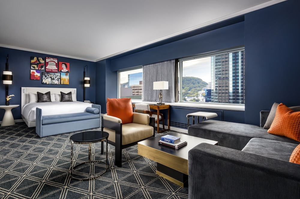 Fairmont The Queen Elizabeth Gold Experience in Montreal, Canada