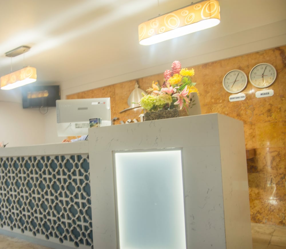Check-in/check-out kiosk