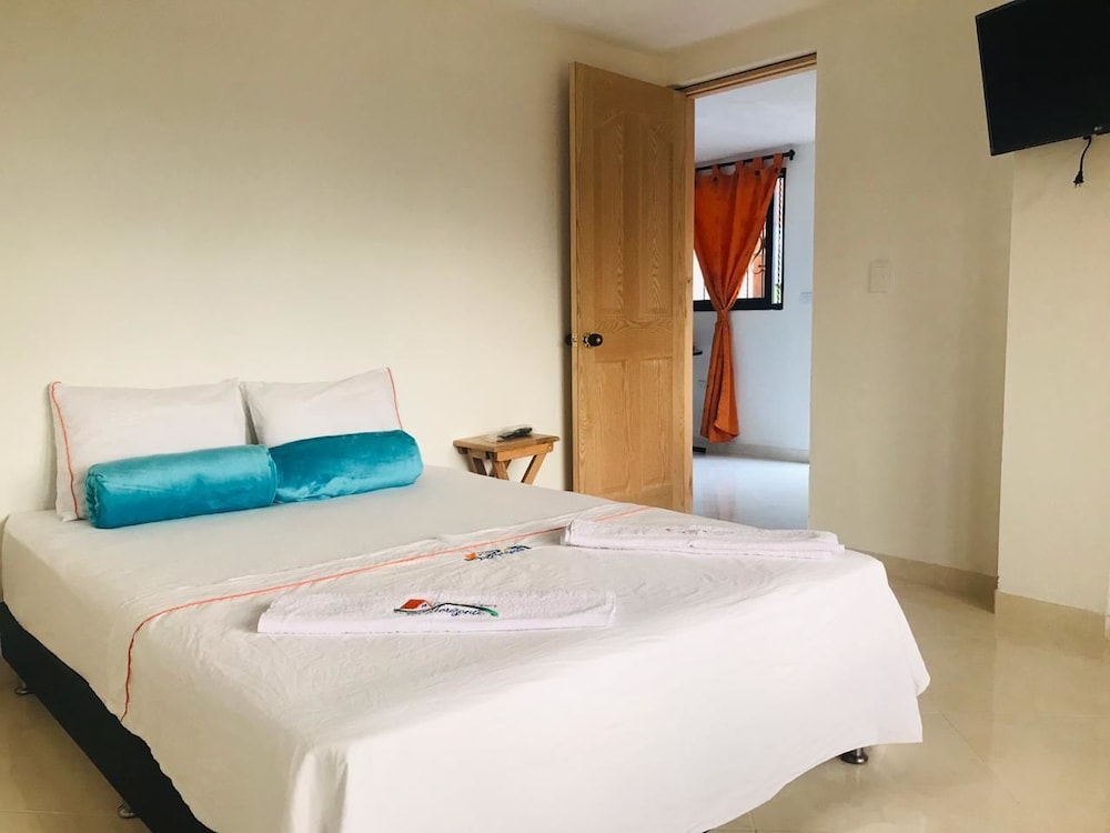 Apartahotel El Horizonte — 4-Star Luxury Hotel in Guatape, Colombia