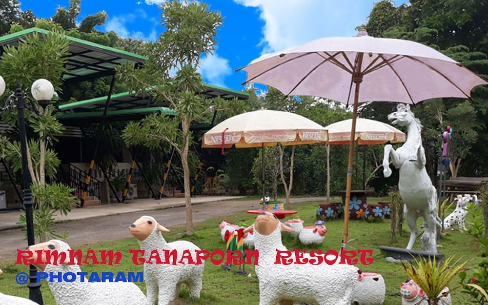 Rimnam Tanaporn Resort — Photharam