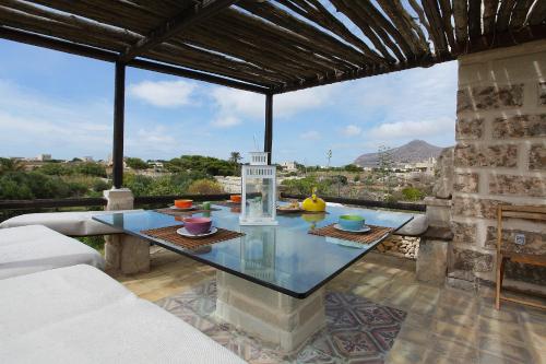 Villa Punta San Nicola — 4-Star Luxury Hotel in Favignana, Italy