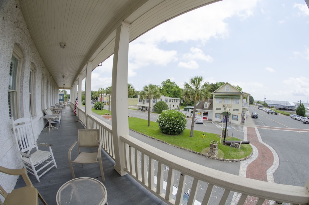 Riverview Hotel - photo 43