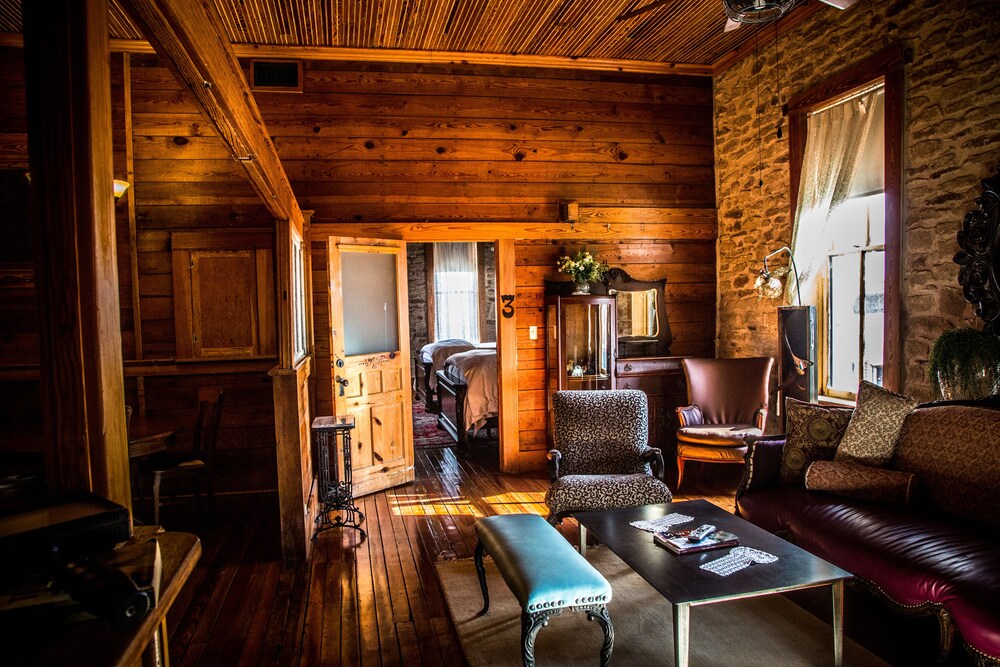 Hico's Upstairs Inn — hotel in Hico