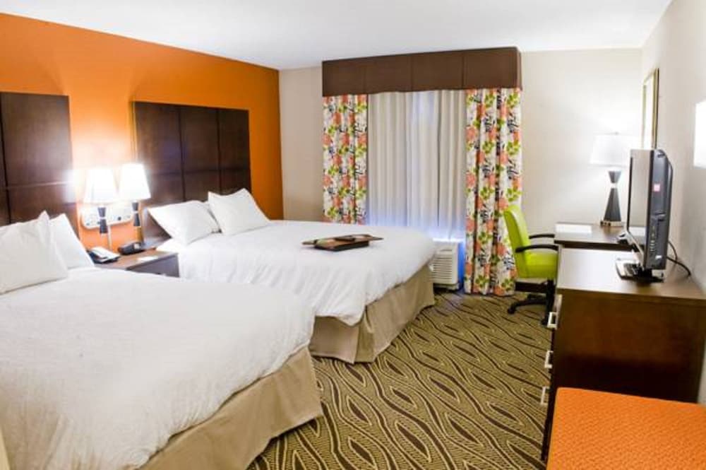 Hampton Inn Evansville Airport - photo 7