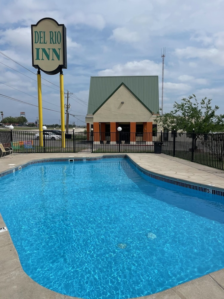 Del Rio Inn - photo 16