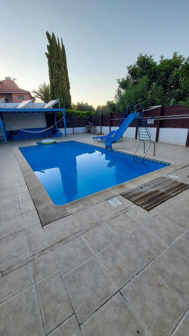 Alekas Pool and Garden Home