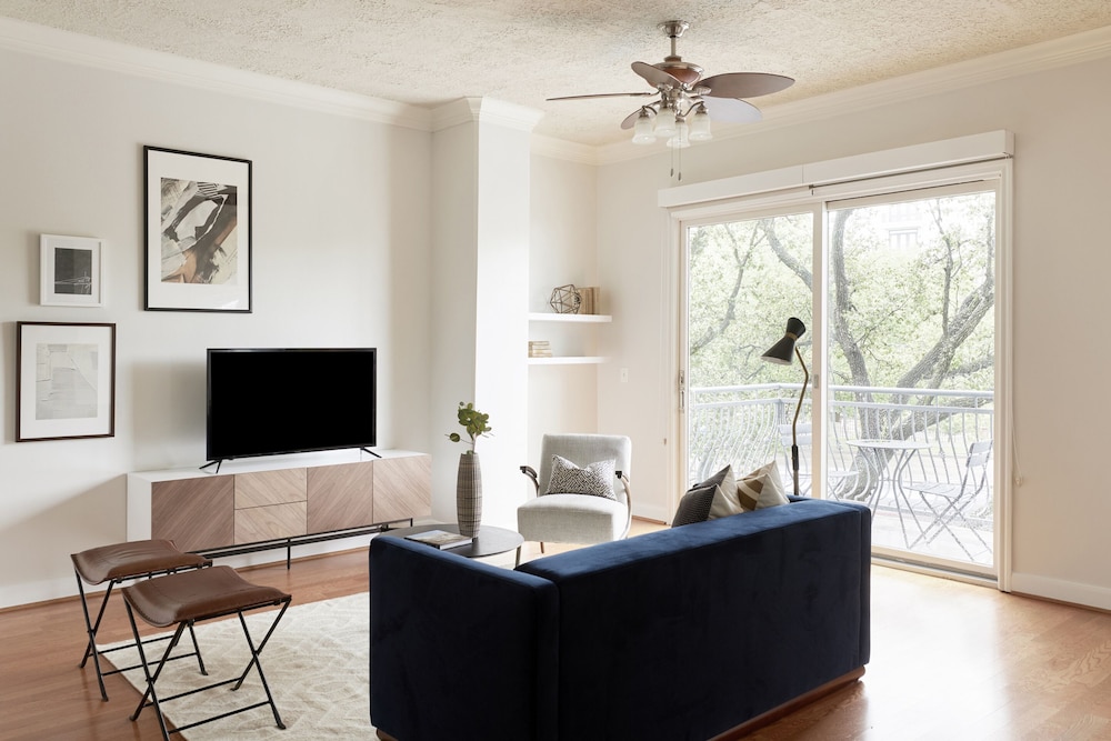 Sonder at Bayou on The Bend Houston in Houston, United States