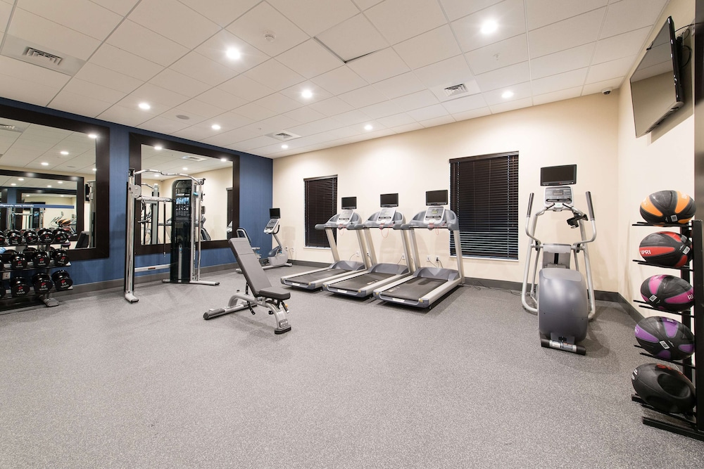 Hampton Inn & Suites Fayetteville - photo 38