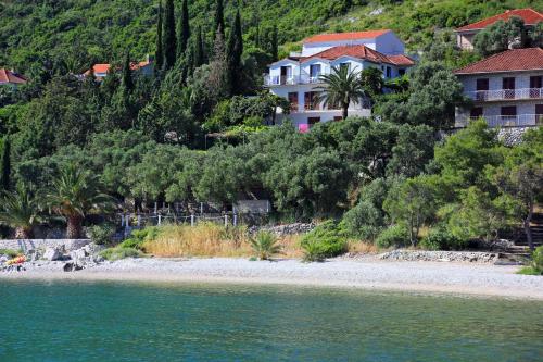 Triple Room Trpanj 258a — hotel in Trpanj