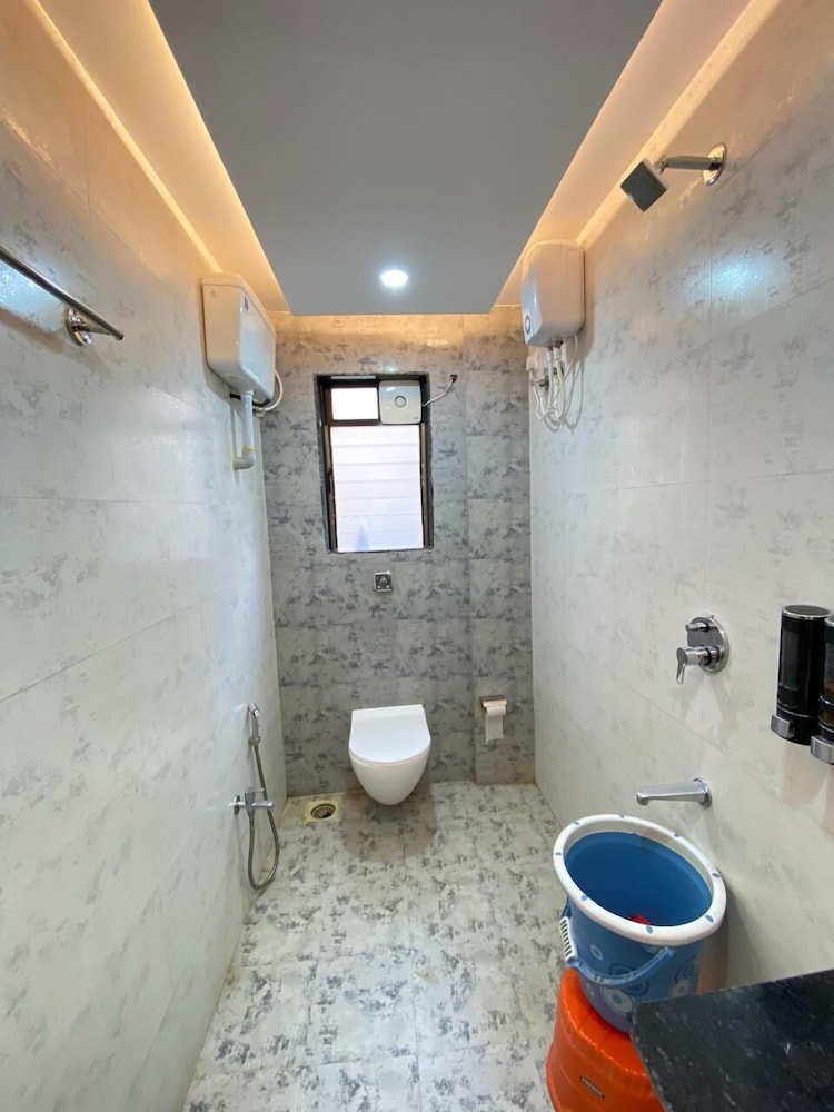 Hotel Nagavkars Palace in Alibag, India