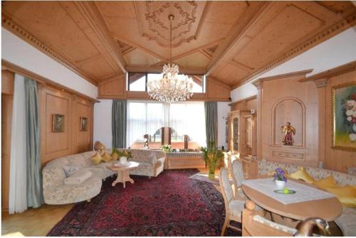 Begum S Palace In Munich 120qm Of Spacious Elegance — Unterhaching