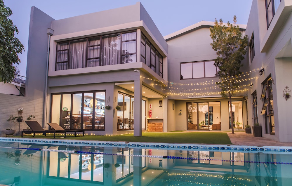 Little Forest Garden Retreat Guesthouse — 4-Star Luxury Hotel in Windhoek, Namibia