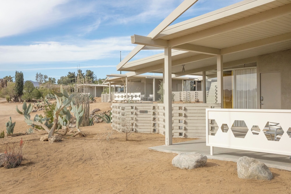 The Bungalows by Homestead Modern at The Joshua Tree Retreat Center - photo 76