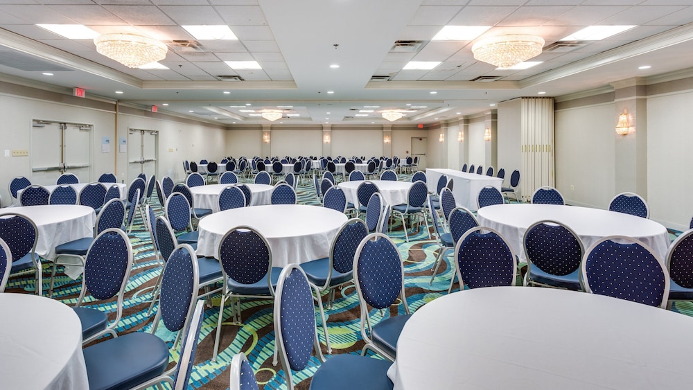 Holiday Inn Express Washington DC SW Springfield - photo 33